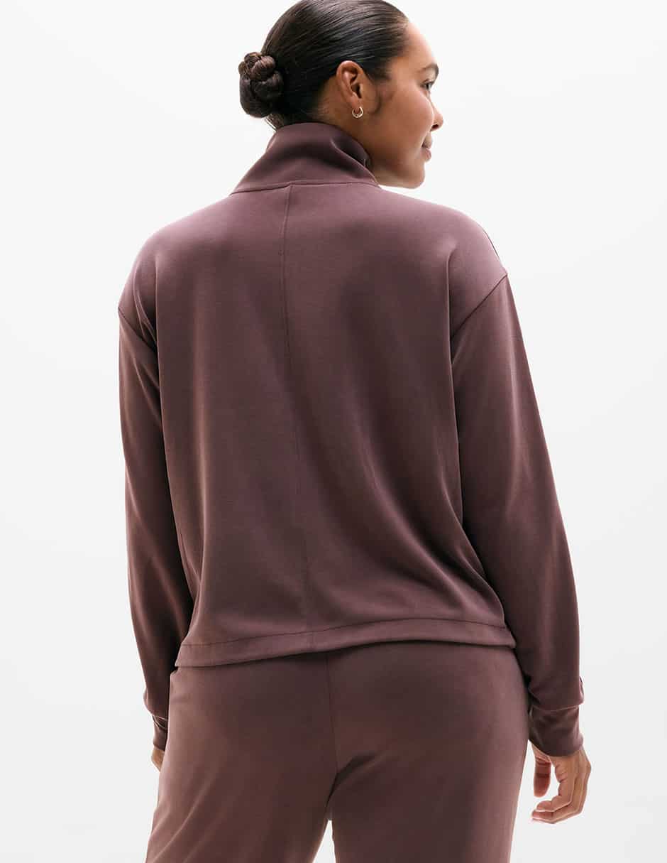 Suéter cuello alto para mujer